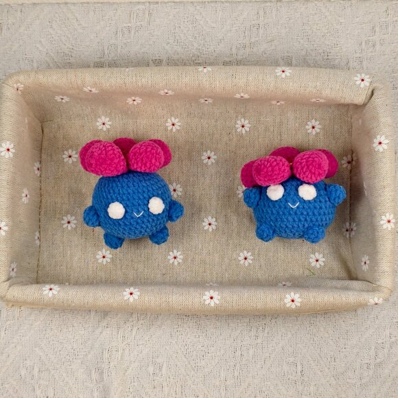 Handmade Amigurumi Crochet Pokemon Gloom Plushie - Picture 6 of 6